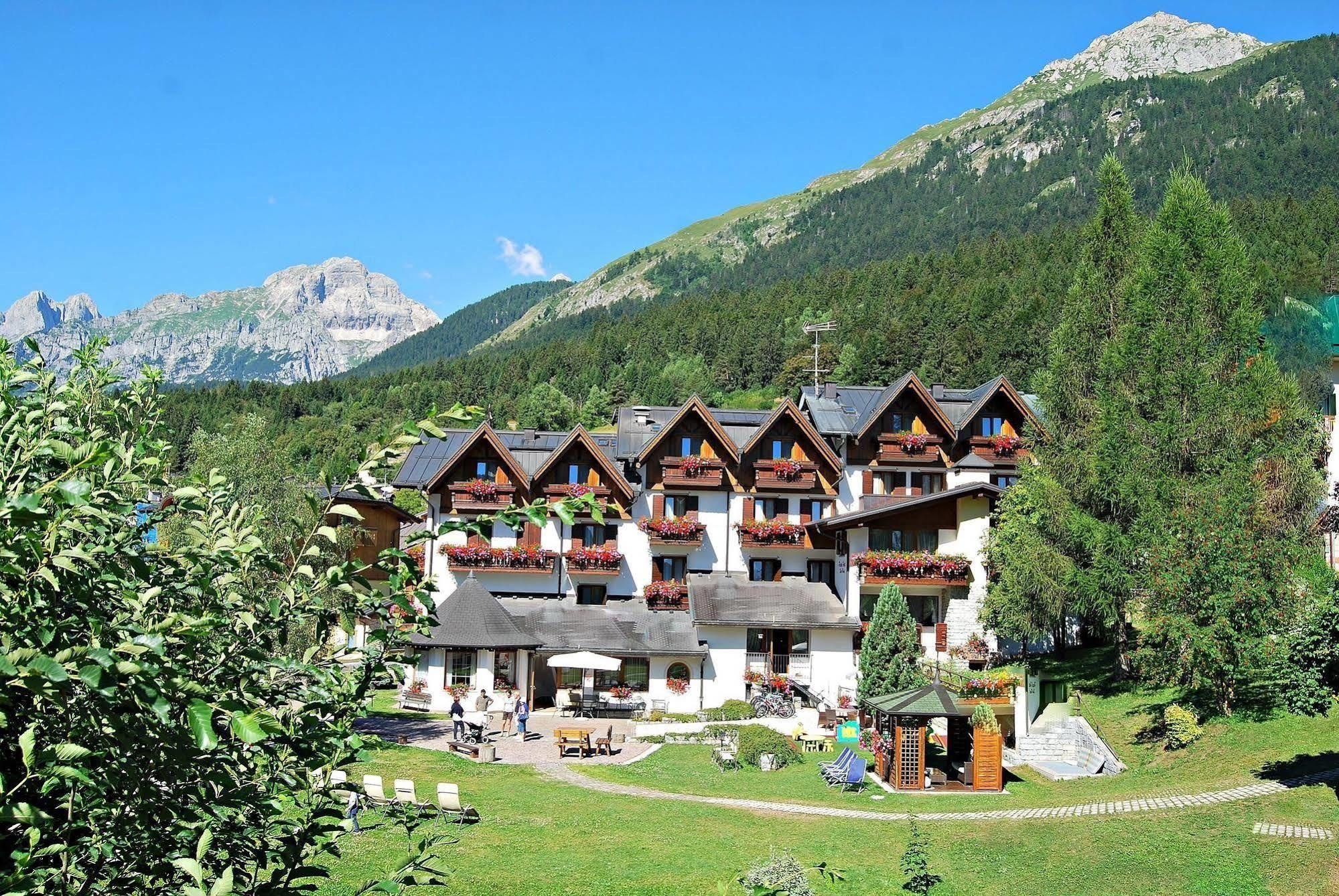 Il Piccolo Dolomiti Resort Андало Екстериор снимка